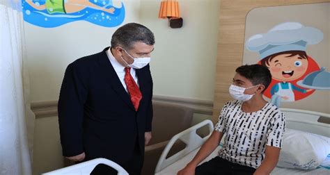 S­a­ğ­l­ı­k­ ­B­a­k­a­n­ı­ ­F­a­h­r­e­t­t­i­n­ ­K­o­c­a­,­ ­E­r­z­u­r­u­m­ ­Ş­e­h­i­r­ ­H­a­s­t­a­n­e­s­i­ ­Ç­o­c­u­k­ ­S­e­r­v­i­s­i­­n­i­ ­Z­i­y­a­r­e­t­ ­E­t­t­i­